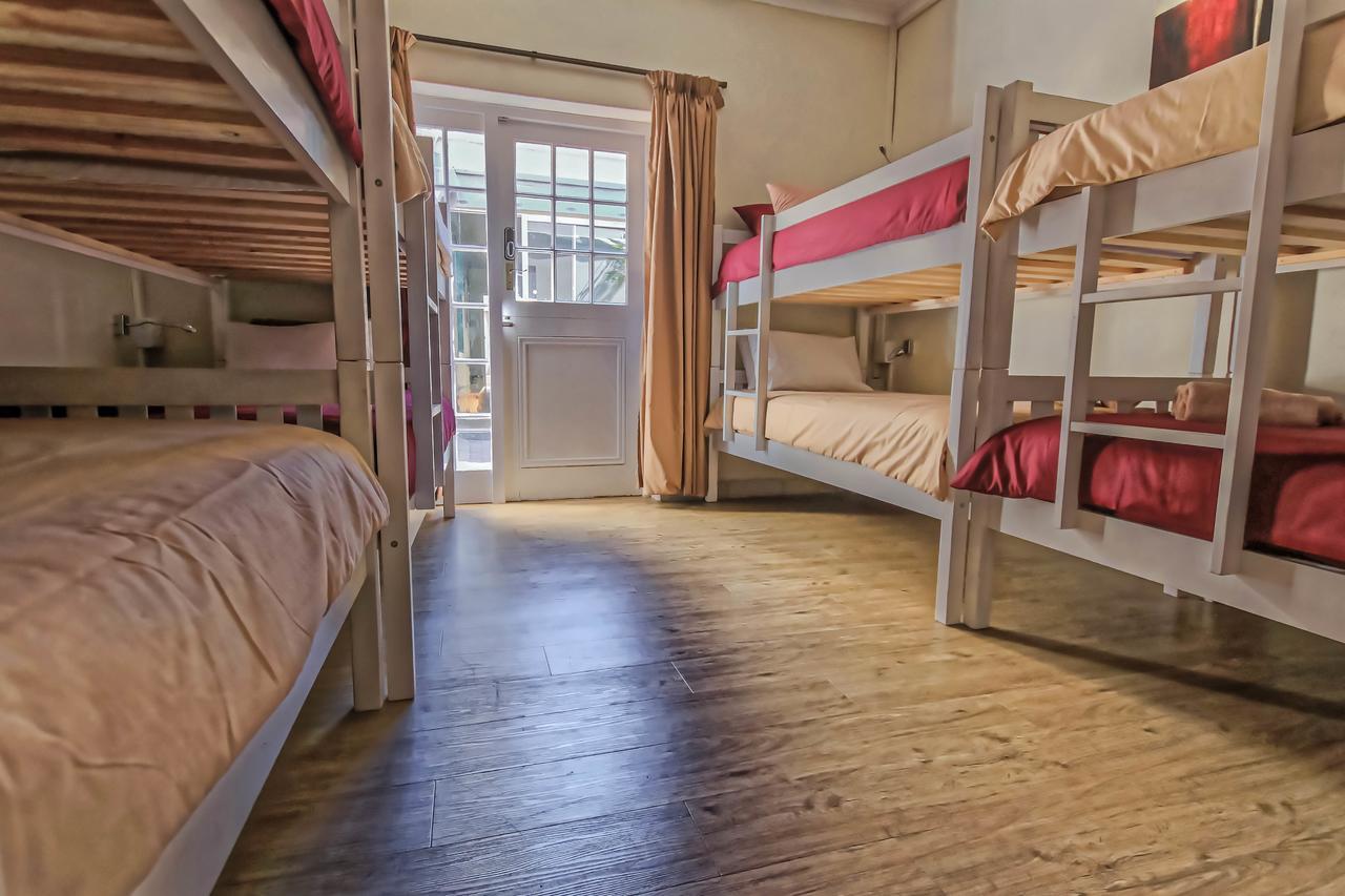 A&A Guesthouse Порт-Элизабет Экстерьер фото
