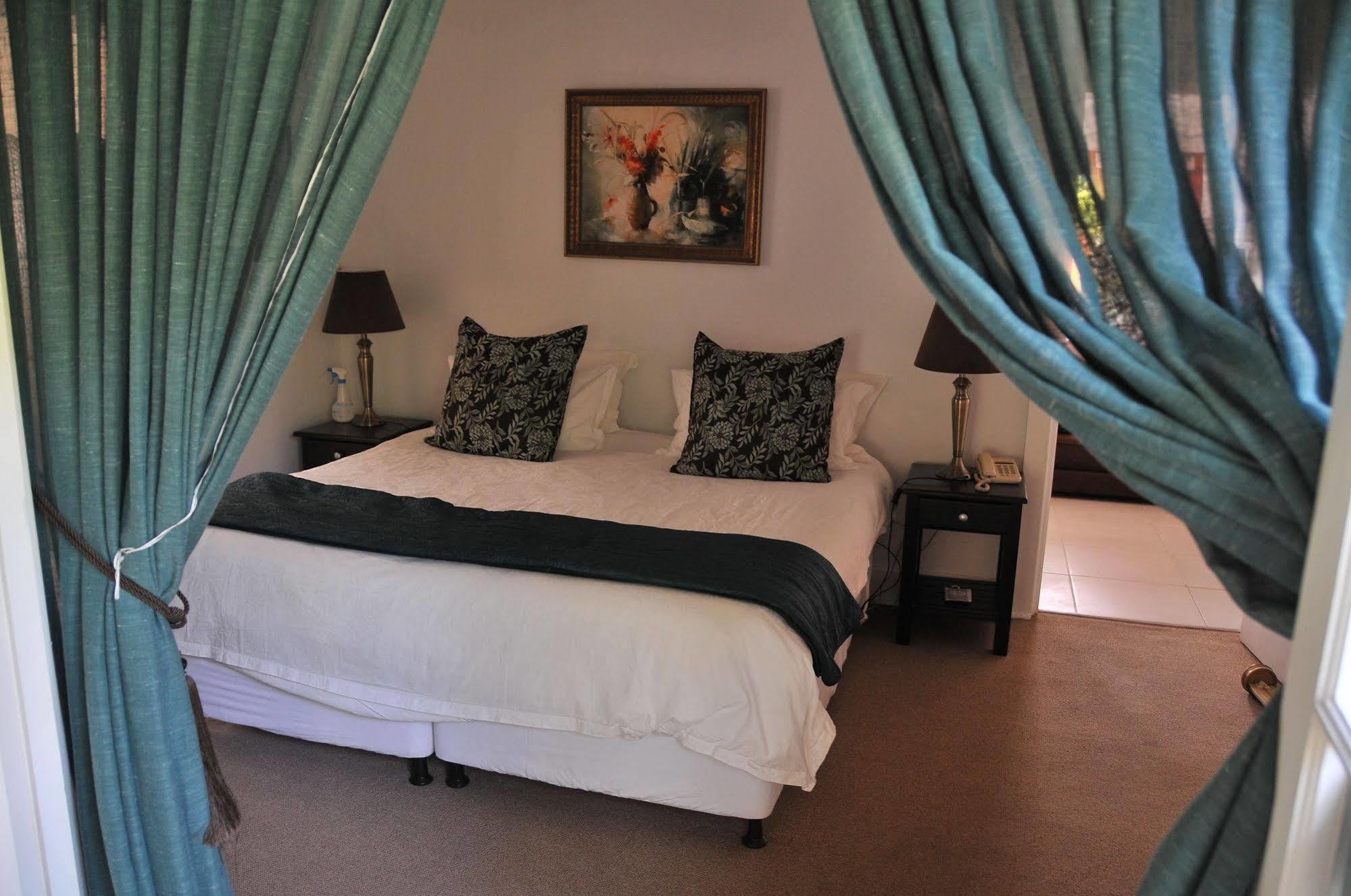 A&A Guesthouse Порт-Элизабет Экстерьер фото